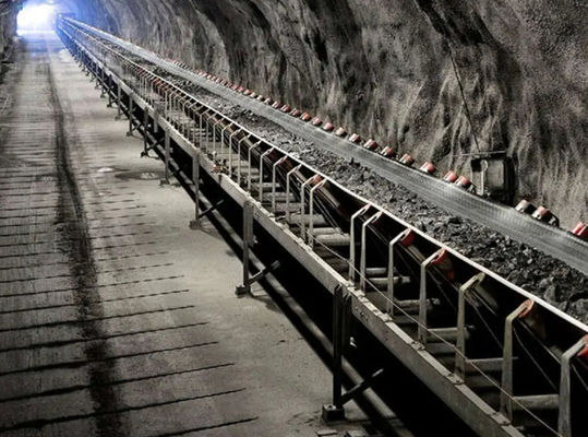 Mineração de carvão Cinturão industrial subterrâneo transportador Curvas verticais / horizontais Até 30 °